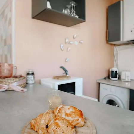 Coquillages Et Crustaces, Netflix Baignoire Ilot Chez Ivona דירה