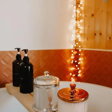 Coquillages Et Crustacés, Netflix Baignoire îlot Chez Ivona Appartement