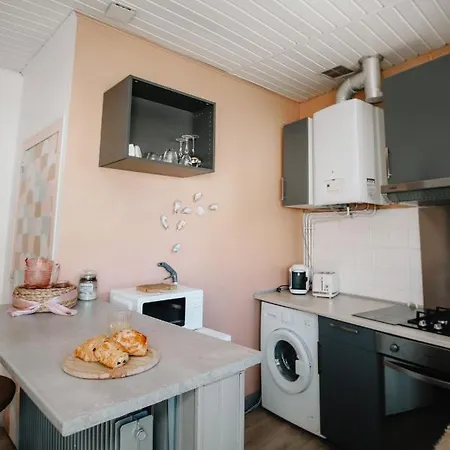 Coquillages Et Crustacés, Netflix Baignoire îlot Chez Ivona * Gujan-Mestras