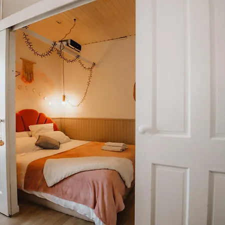 Coquillages Et Crustacés, Netflix Baignoire îlot Chez Ivona Appartement *