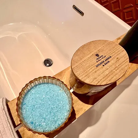 Coquillages Et Crustacés, Netflix Baignoire îlot Chez Ivona Appartement Gujan-Mestras