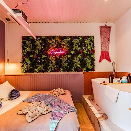 Coquillages Et Crustacés, Netflix Baignoire îlot Chez Ivona * Gujan-Mestras